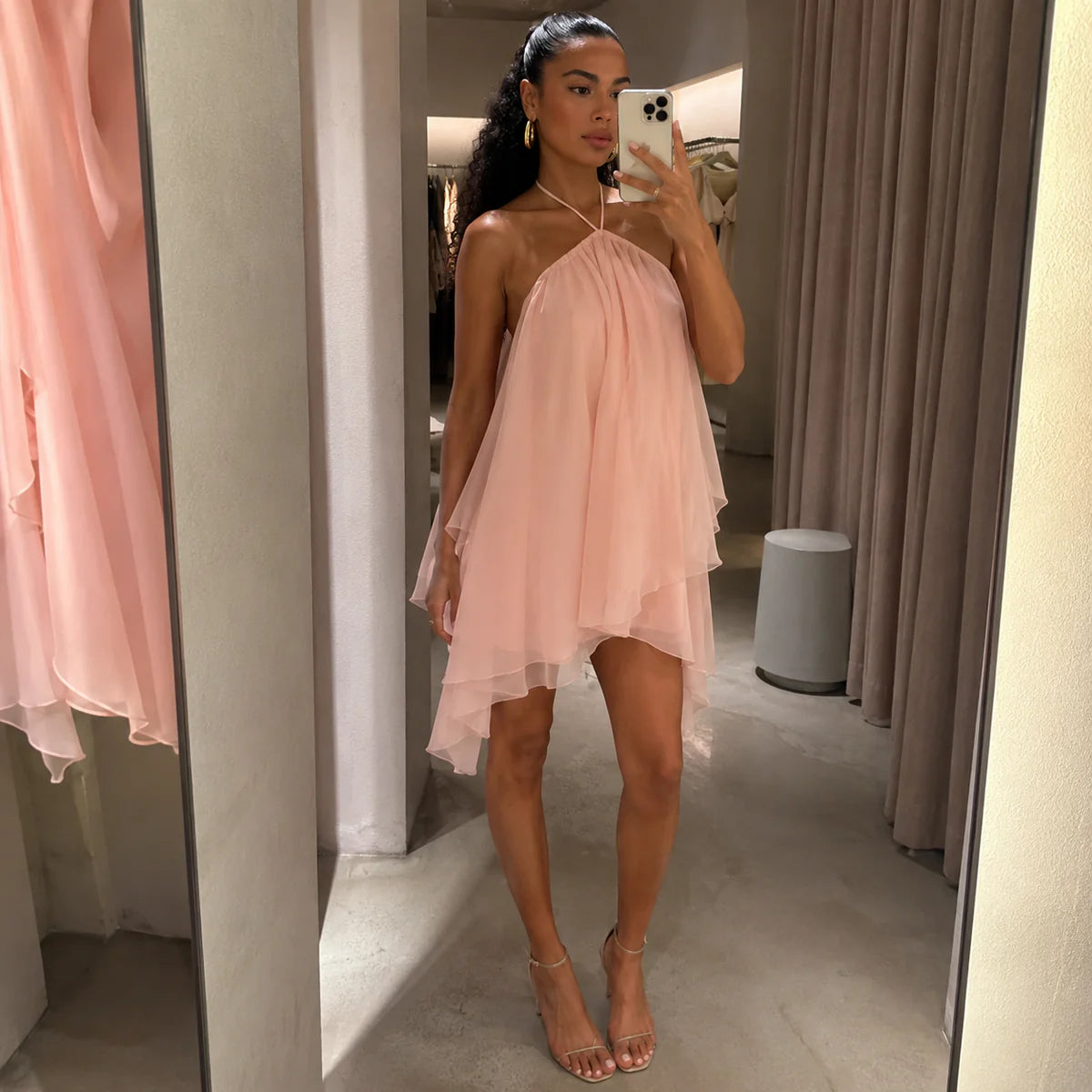 Sienna hát nélküli halter mini ruha