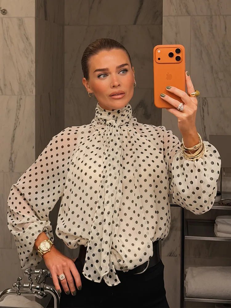 Sofia pöttyös blúz magas gallérral